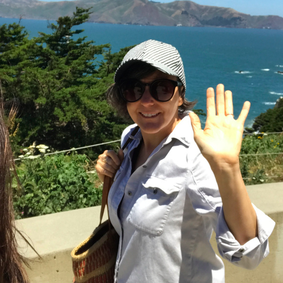 Meet your Posher, Momo's - Picture 1 of 2